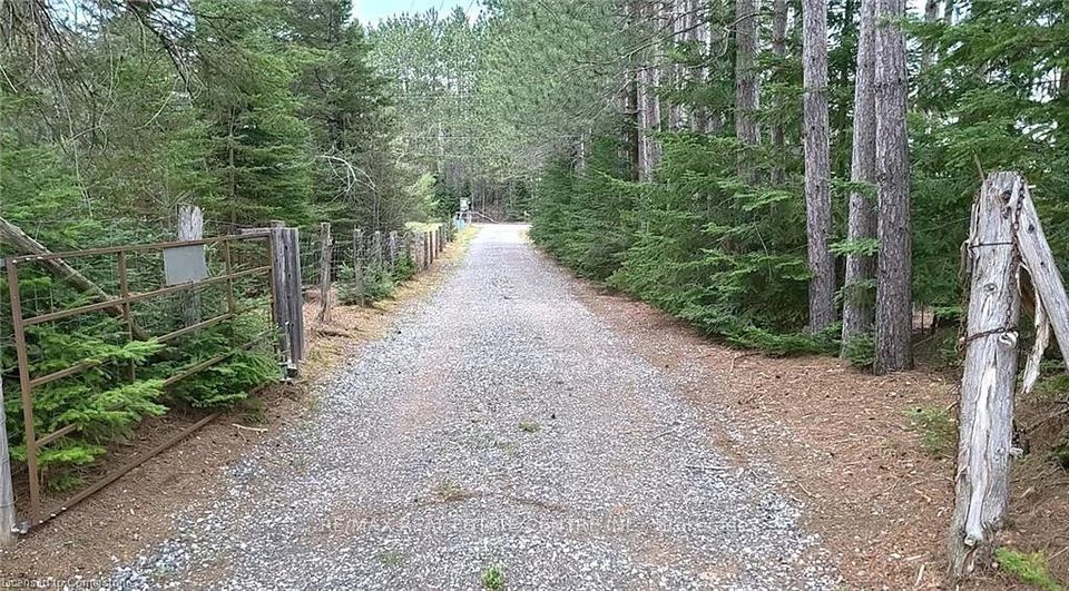 85 Ashby Lake Road, Addington Highlands, ON K0H 1L0