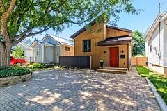 77 Glenwood Avenue Av., London East, ON N5Z 2P7