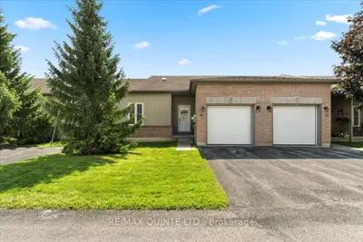 Condo Townhouse in Prince Edward County