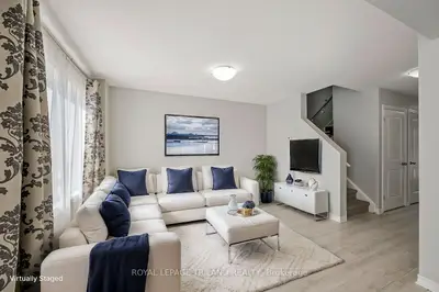 Att/Row/Townhouse in London East