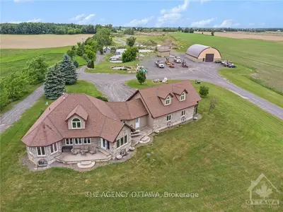 Detached in North Dundas
