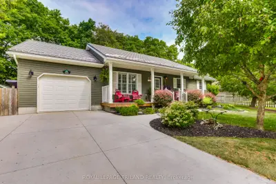 Detached in Lambton Shores