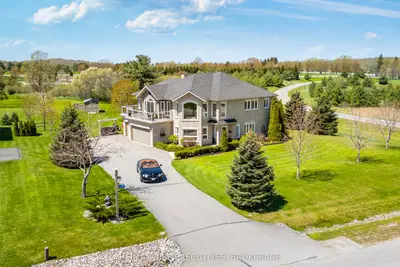 Detached in Front of Leeds & Seeleys Bay