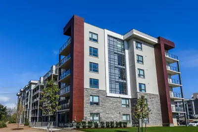Condo Apartment in Hamilton
