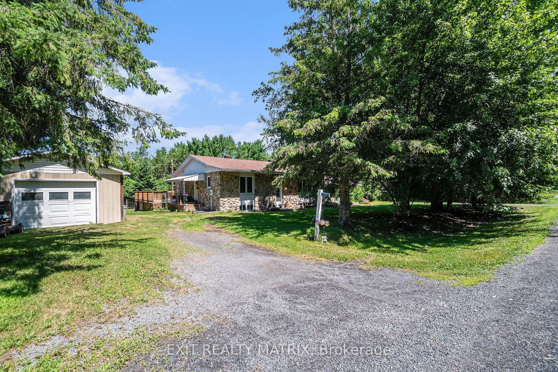 21111 Concession rd 8 Road, South Glengarry, ON K0C 1L0