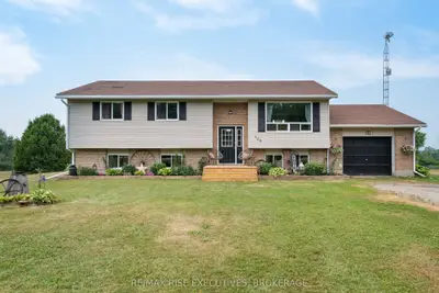 Detached in Front of Yonge