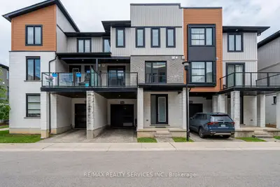 Condo Townhouse in London North