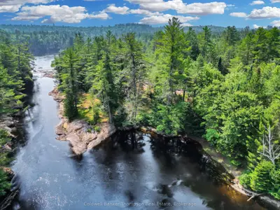 Detached in Bracebridge