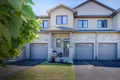 Att/Row/Townhouse in Loyalist