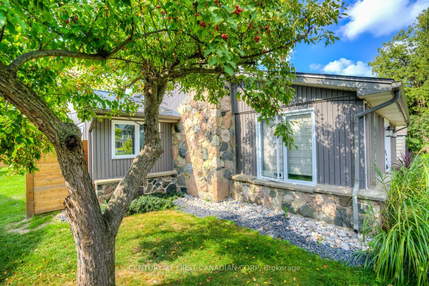 7585 Biddulph Street, Lambton Shores, On N0m 2l0