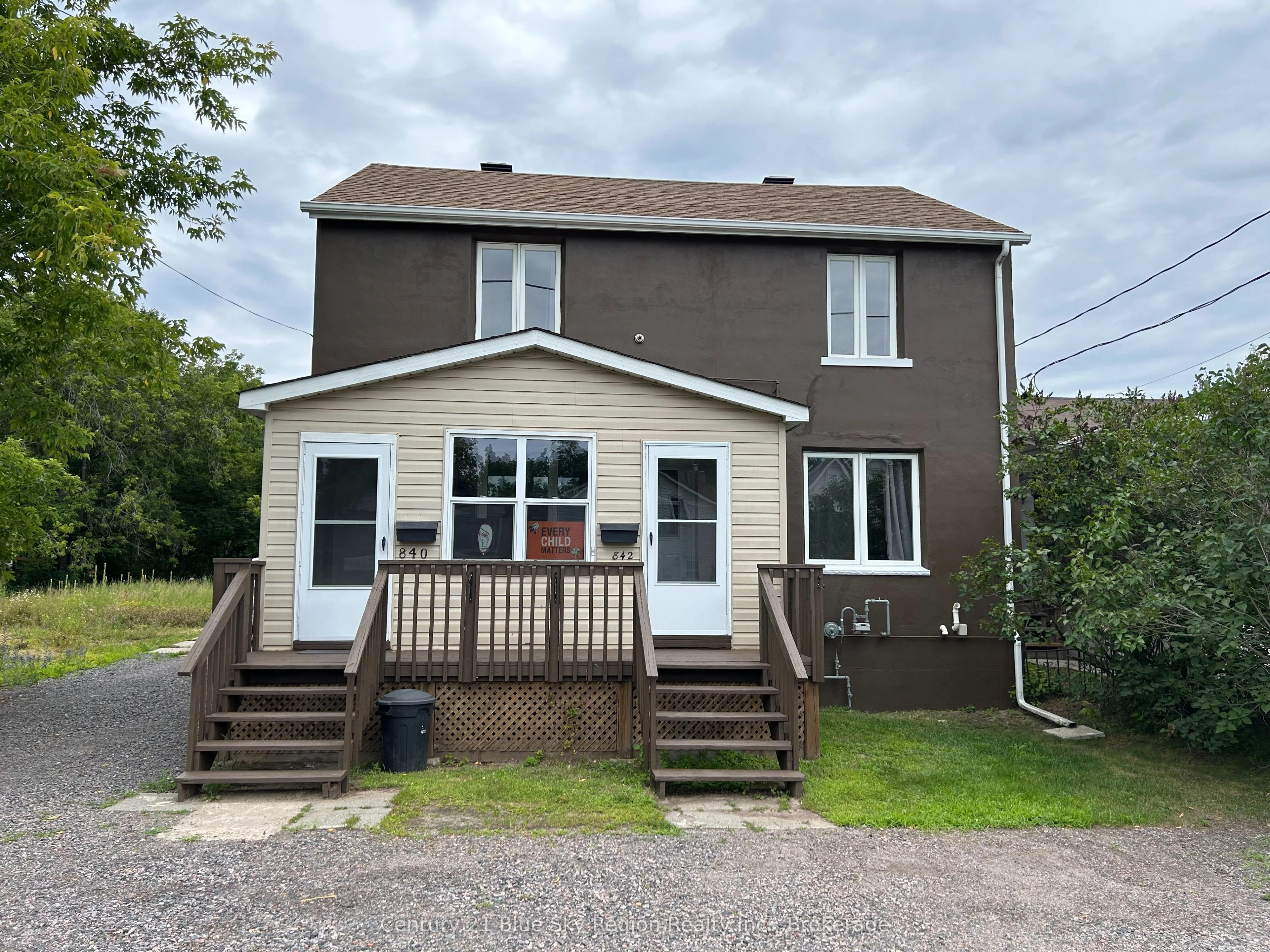 840-842 Worthington Street E, North Bay, ON P1B 1J4