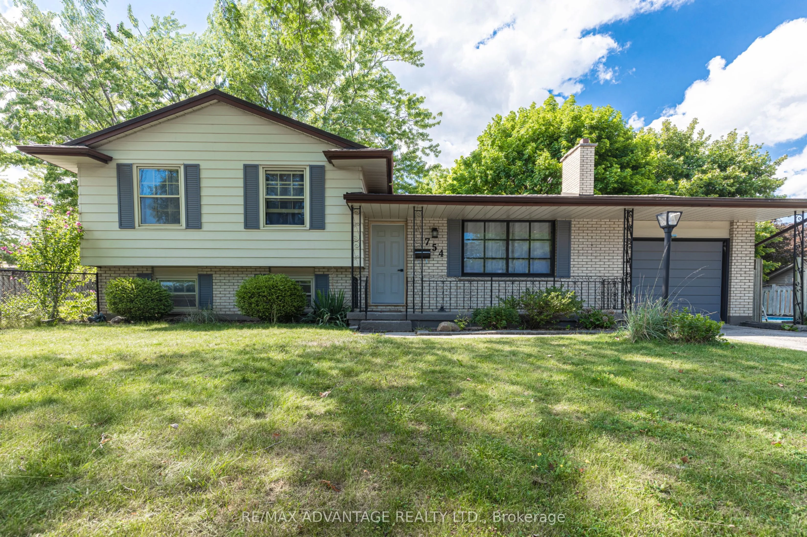 754 Notre Dame Drive, London South, On N6j 3b6