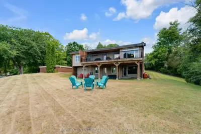 Detached in Loyalist