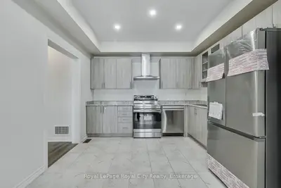 Att/Row/Townhouse in Guelph