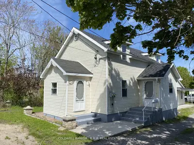 Duplex in Cobourg