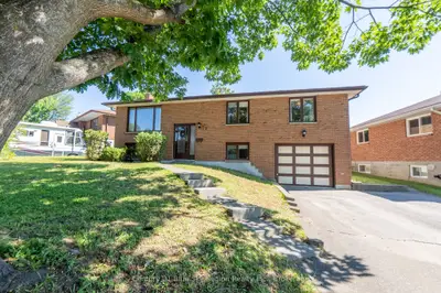 Detached in North Bay