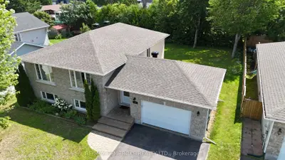 Detached in Deep River