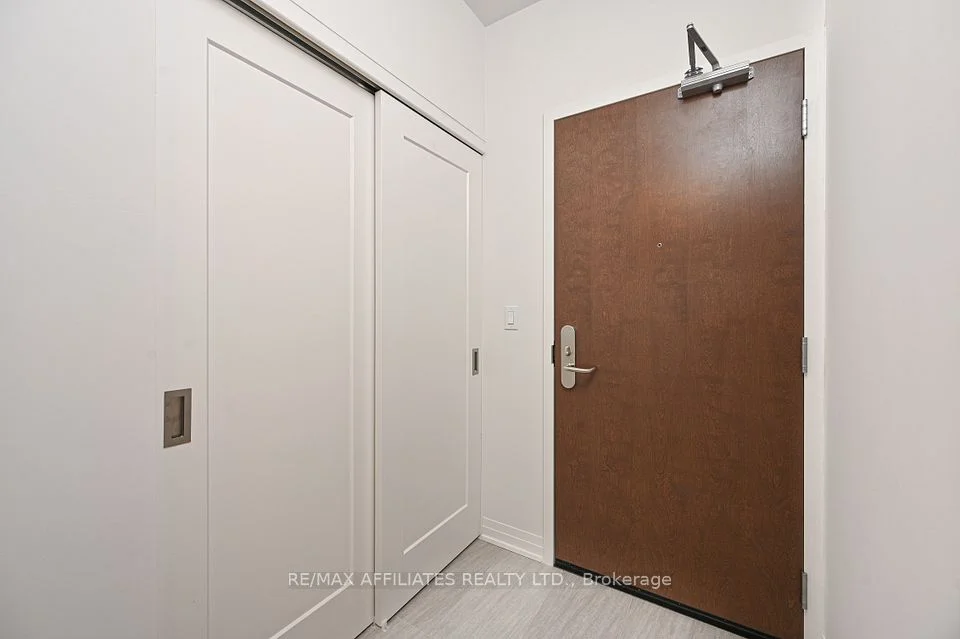 805 CARLING Avenue 1603, Dows Lake - Civic Hospital and Area, ON K1S 5W9