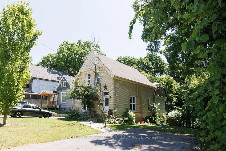 46 Springbank Drive, London South, ON N6J 1E3