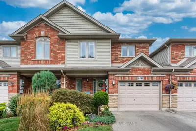 Att/Row/Townhouse in Lincoln