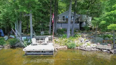 Detached in Addington Highlands