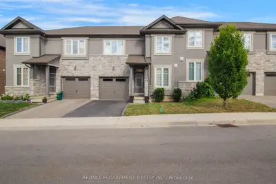 Att/Row/Townhouse in Hamilton