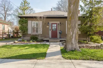 Detached in Stratford
