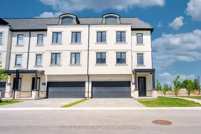 Condo Townhouse in London North