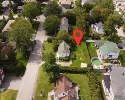 Detached in Meadowlands - Crestview and Area
