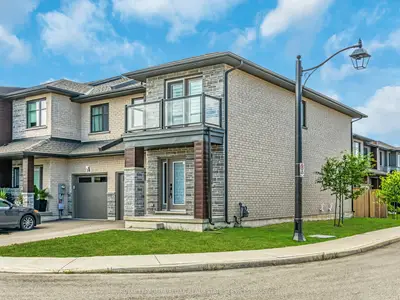 Condo Townhouse in West Lincoln