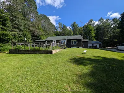 Detached in Perry
