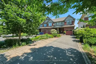 Att/Row/Townhouse in Stittsville - Munster - Richmond