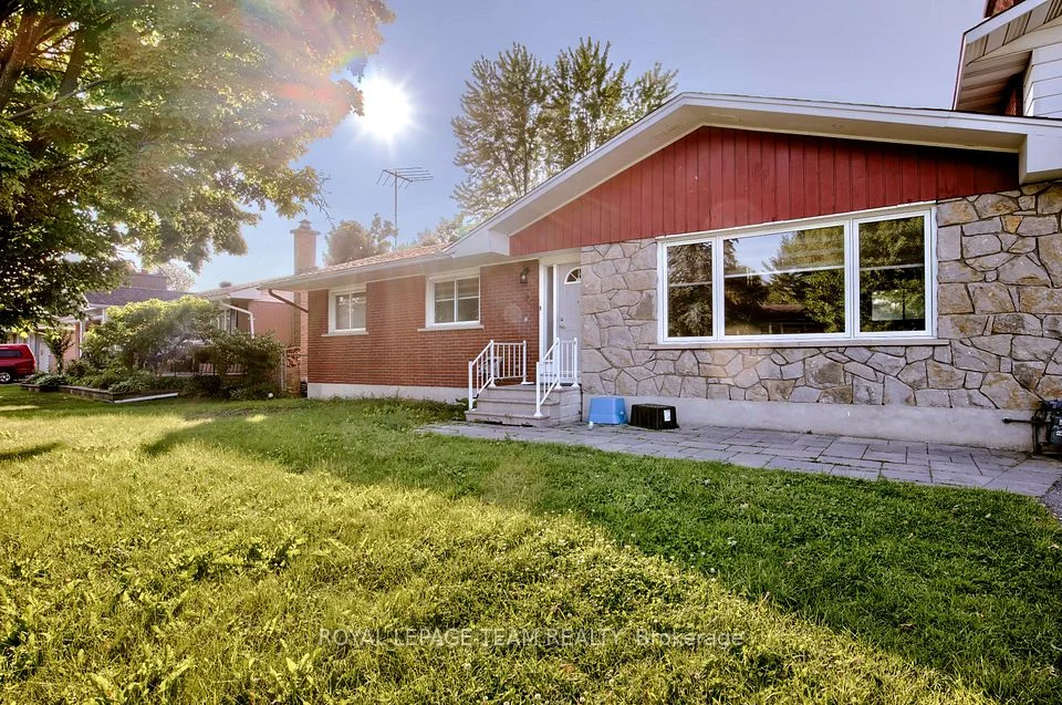 31 Pritchard Drive A, South of Baseline to Knoxdale, ON K2G 1B2