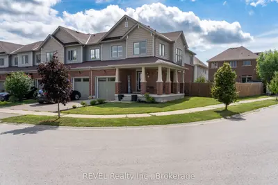 Att/Row/Townhouse in Niagara Falls