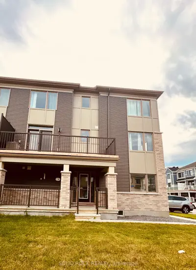 Att/Row/Townhouse in Stittsville - Munster - Richmond