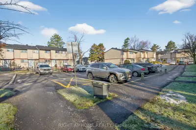 Condo Townhouse in Blossom Park - Airport and Area