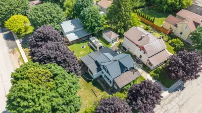 Detached in Minto