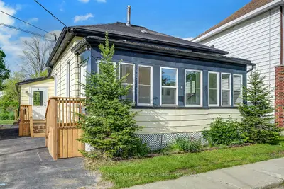 Detached in Smiths Falls