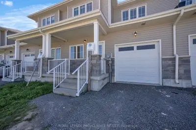 Att/Row/Townhouse in Belleville