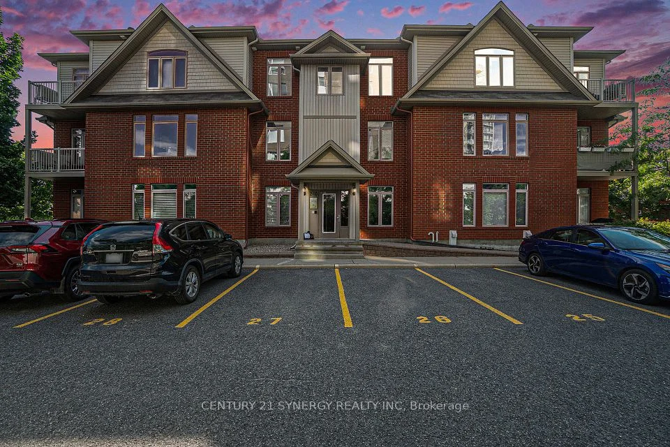 240 Meilleur Private J, Vanier and Kingsview Park, ON K1L 0A3