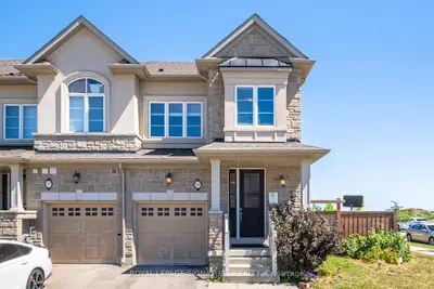 Att/Row/Townhouse in Hamilton