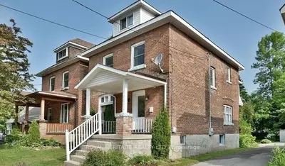 Detached in Owen Sound