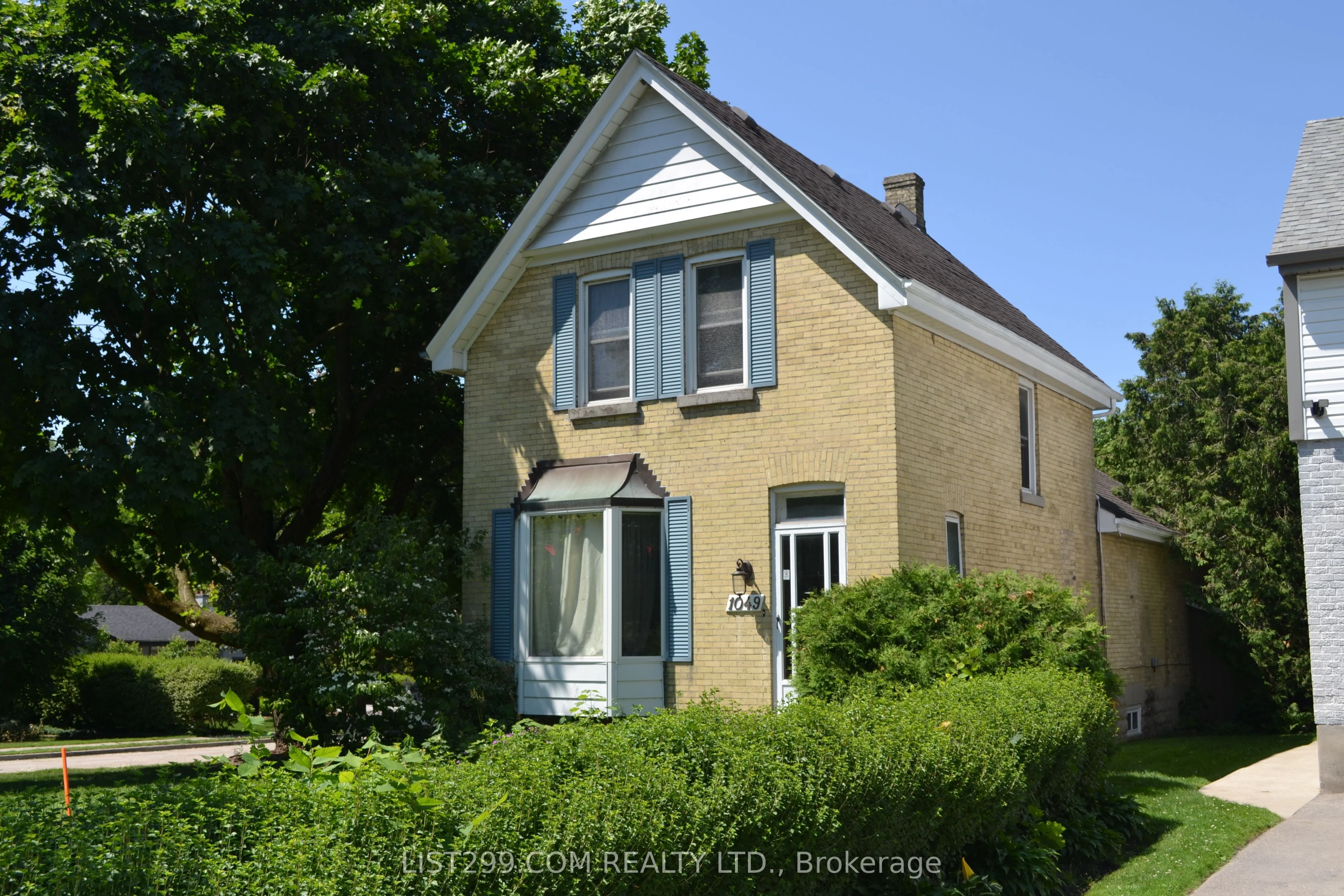 1049 N Talbot Street N, London East, ON N6A 2V9