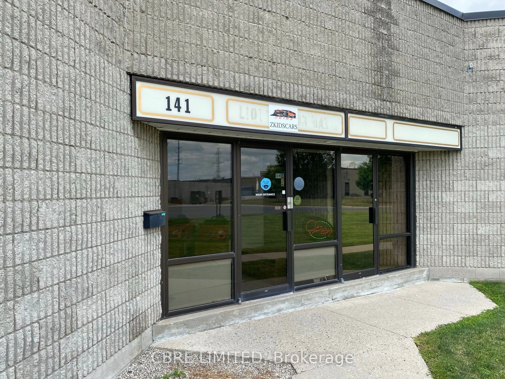 141 Consortium Court, London South, ON N6E 2S8