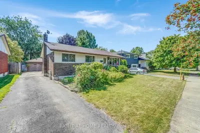Detached in Niagara Falls