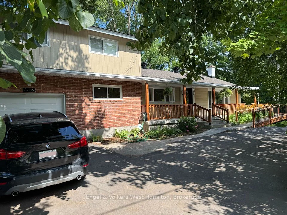 2039 Merivale Road, Country Place - Pineglen - Crestview and Area, ON K2G 1G9
