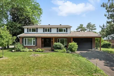 Detached in Hunt Club - Windsor Park Village and Area