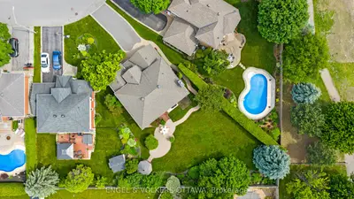 Detached in Blossom Park - Airport and Area