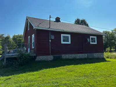 Detached in Northern Bruce Peninsula