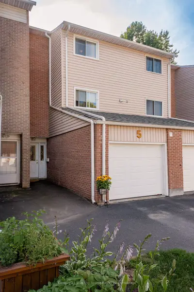 Condo Townhouse in North Bay